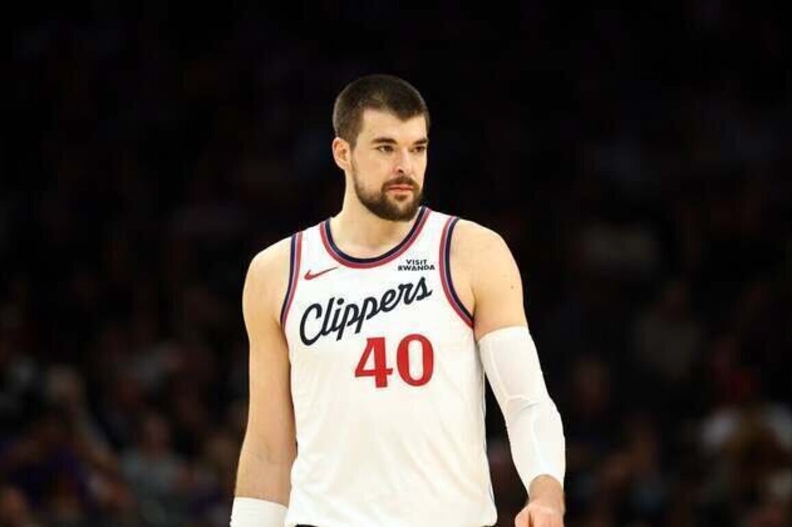 Clippers send C Ivica Zubac to Pacers, land 2 first-round picks