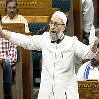 AIMIM Chief Asaduddin Owaisi approaches Supreme Court against Waqf Amendment Bill