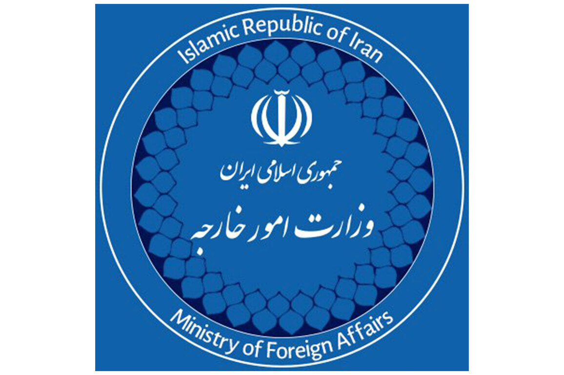 Iran reviews messages from intermediaries; warns of readiness for "any type of attack" including ground assault