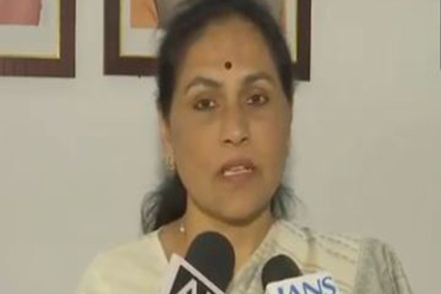Union Minister Shobha Karandlaje requests Maharashtra CM to take action against Vijay Wadettiwar's remark