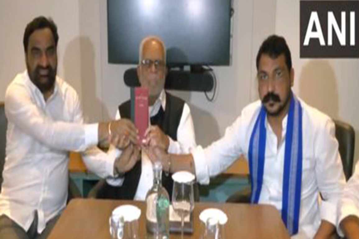 VP polls: Opposition nominee Sudershan Reddy meets RLP MP Beniwal, Azad Samaj Party chief Chandrasekhar in Delhi