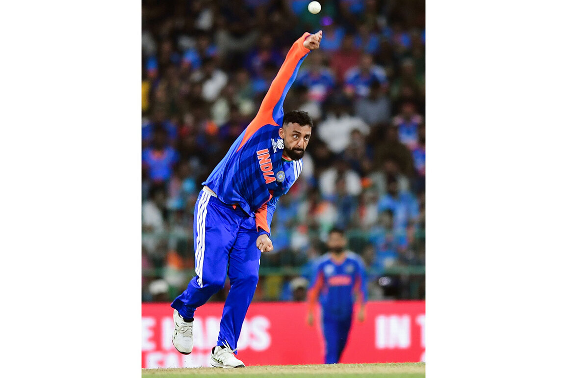 Chakravarthy should take the ball away from a right-hander, says Kumble ahead of IND vs ENG T20 WC semi-final clash