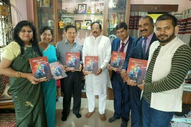 Indore-based author Dr A K Dwivedi's book "Corona ke Saath aur Corona ke Baad" released by Union Minister in Goa