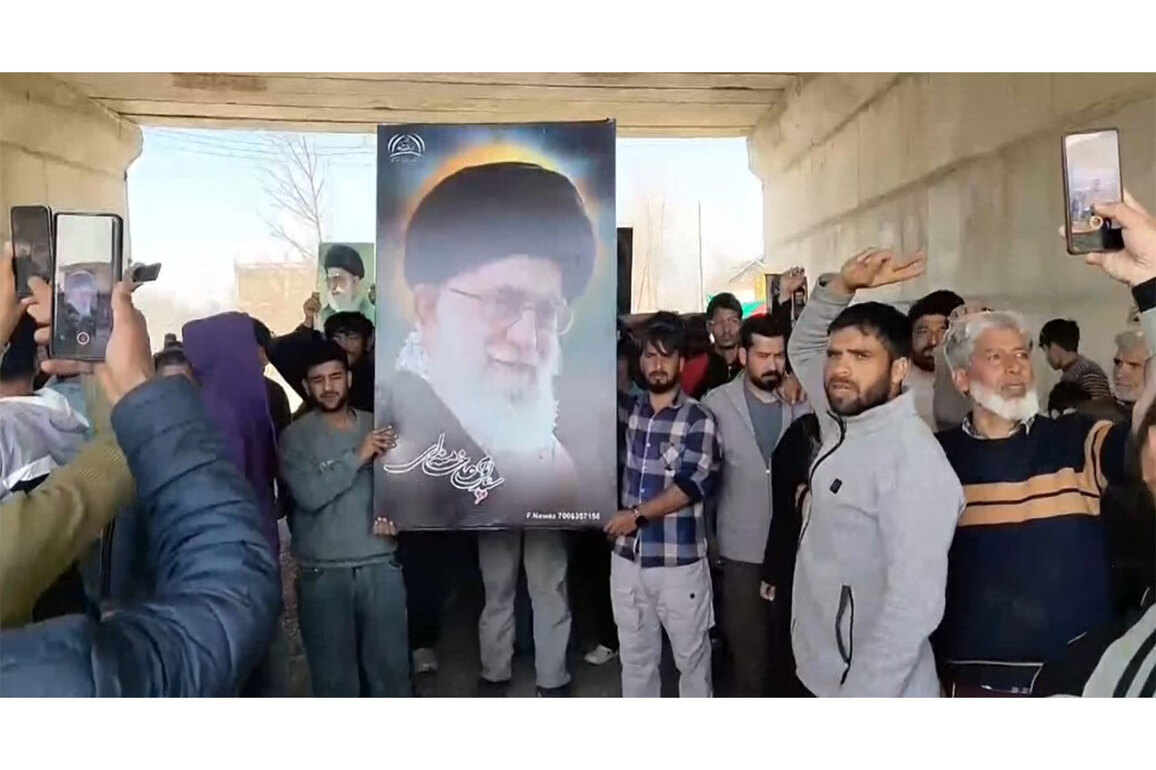 Shia Muslims in Budgam protest agianst US, Israel strikes on Iran