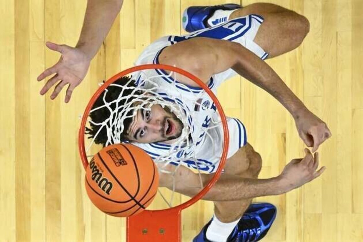 Cameron Boozer seizes control in second half as No. 1 Duke wears down TCU