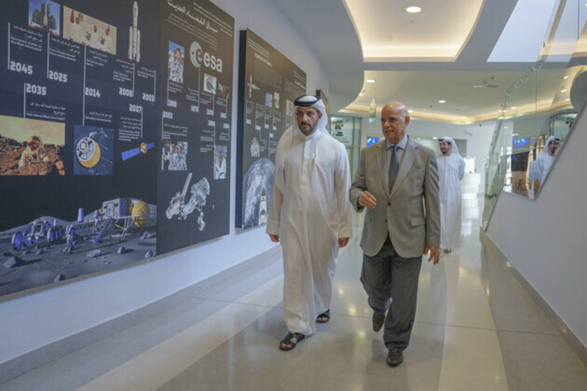 Sultan bin Ahmed reviews latest developments at SAASST