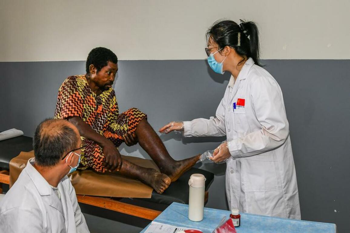 (Hello Africa) Cameroon hails health cooperation with China for half a century