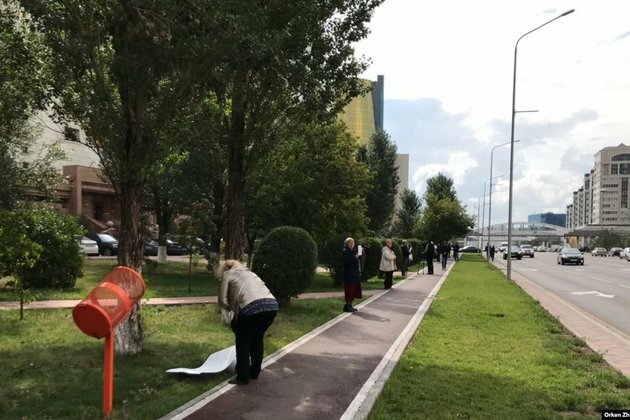 Kazakh Picketers Demand Revision Of &#039;Wrongful Court Rulings&#039;