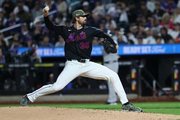 Mets RHP Clay Holmes (fractured fibula) out 'a long time'