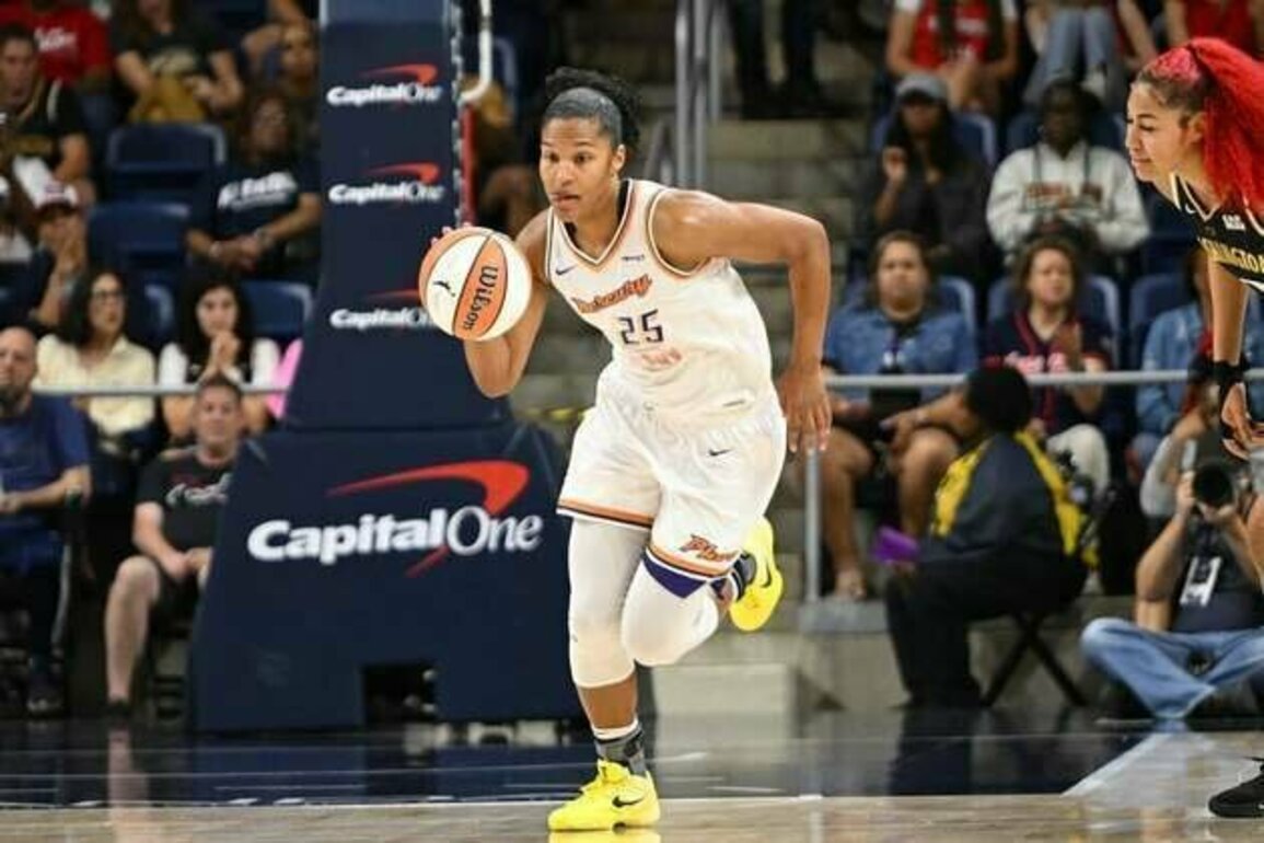 Sparks' playoff hopes and Mercury's seed dreams collide