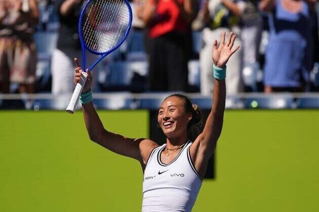 Qinwen Zheng's US Open run continues with upset of Iga Swiatek