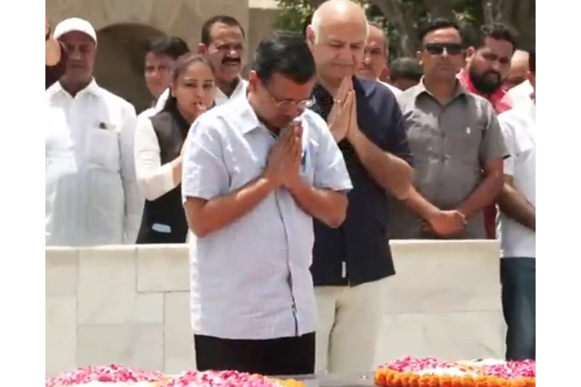 Delhi Excise Policy case: Kejriwal pays tribute to Mahatma Gandhi at Rajghat, backs 'Satyagraha' stance