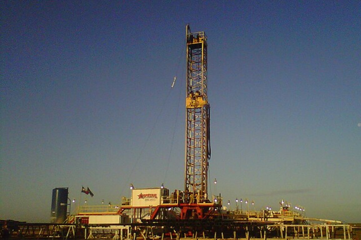 US energy output hit as winter storm freezes oil, gas flows