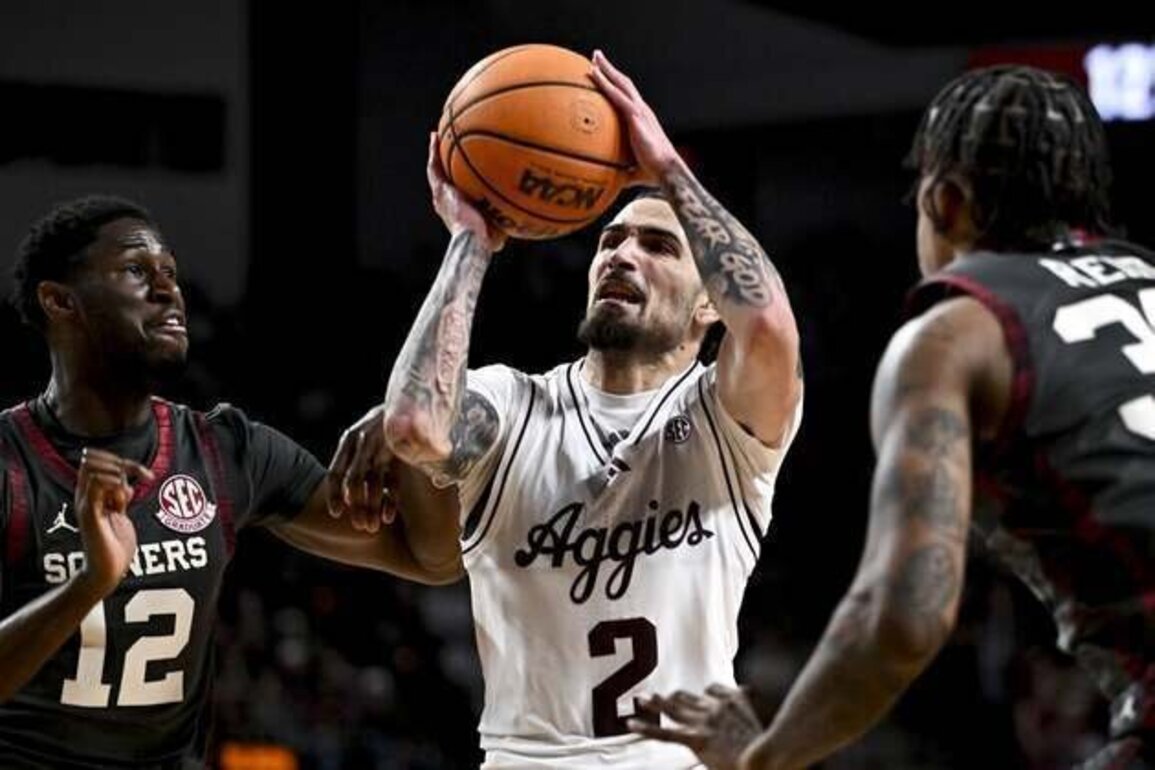 Balanced scoring extends Texas A&M's winning streak vs. Oklahoma