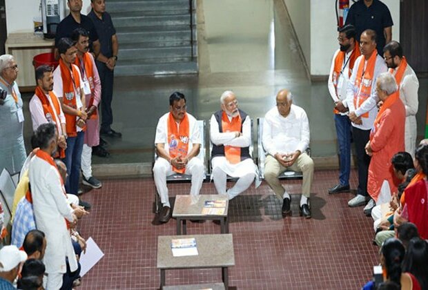 PM Modi visits Gujarat BJP office in Gandhinagar