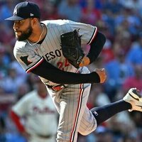 Phillies edge Twins for MLB-leading 55th home victory