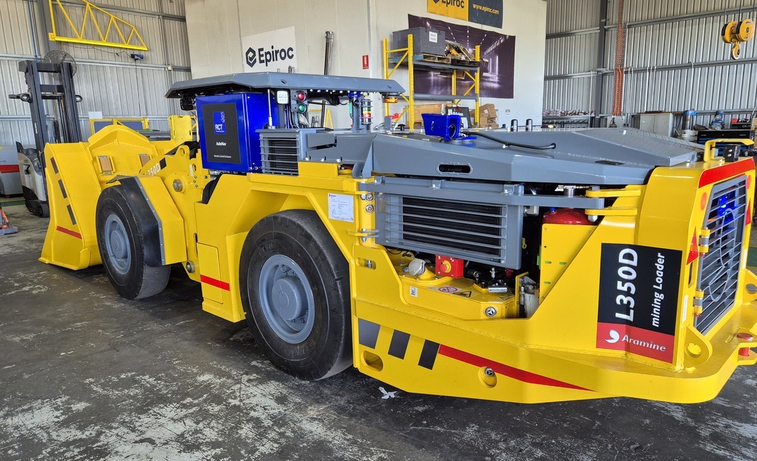 Aramine L350D loader at Reward mine site.