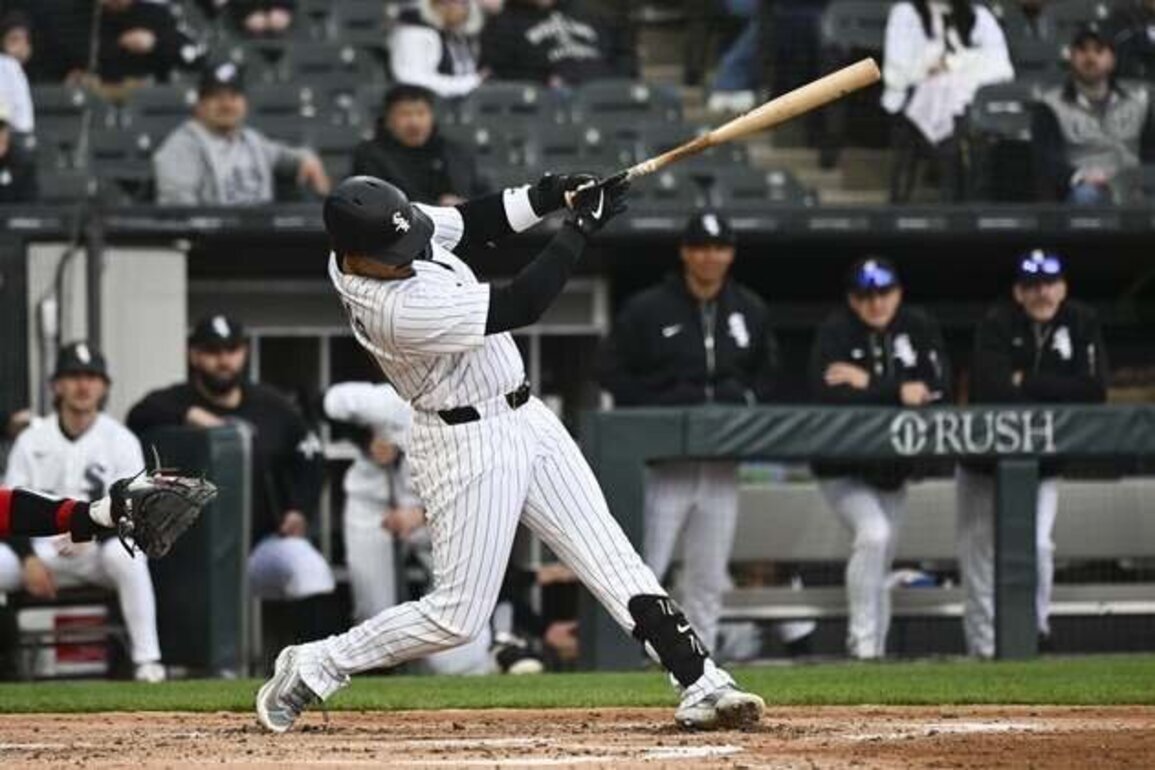 White Sox rally, walk off Angels to complete sweep