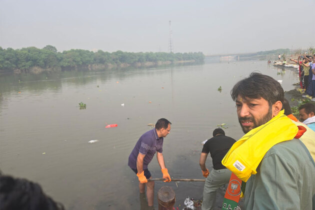 Delhi BJP chief Virendra Sachdeva joins cleanliness drive at Yamuna's Bhairav ghat; slams AAP govt