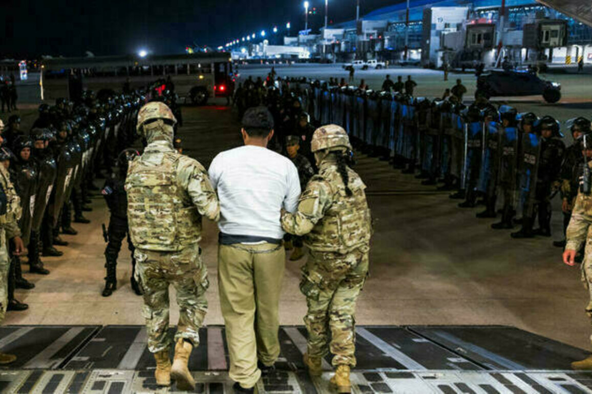 US Supreme Court pauses Trump's deportations of Venezuelan migrants