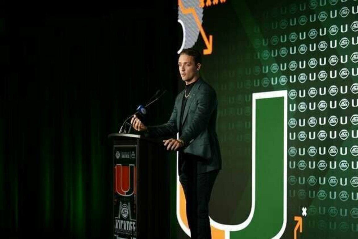 QBs step into primetime spotlight for No. 10 Miami, No. 6 Notre Dame