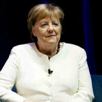 Merkel slams 'Putinversteher' witch hunts