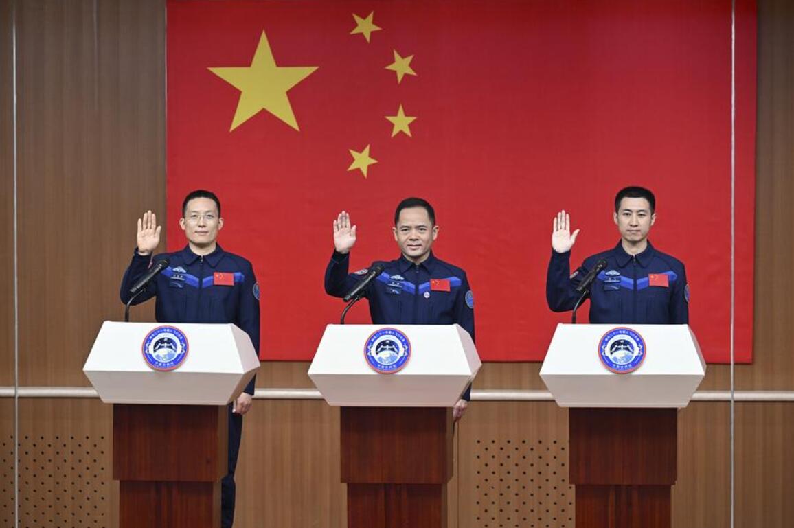 Zhang Hongzhang to lead scientific, poetic life in space