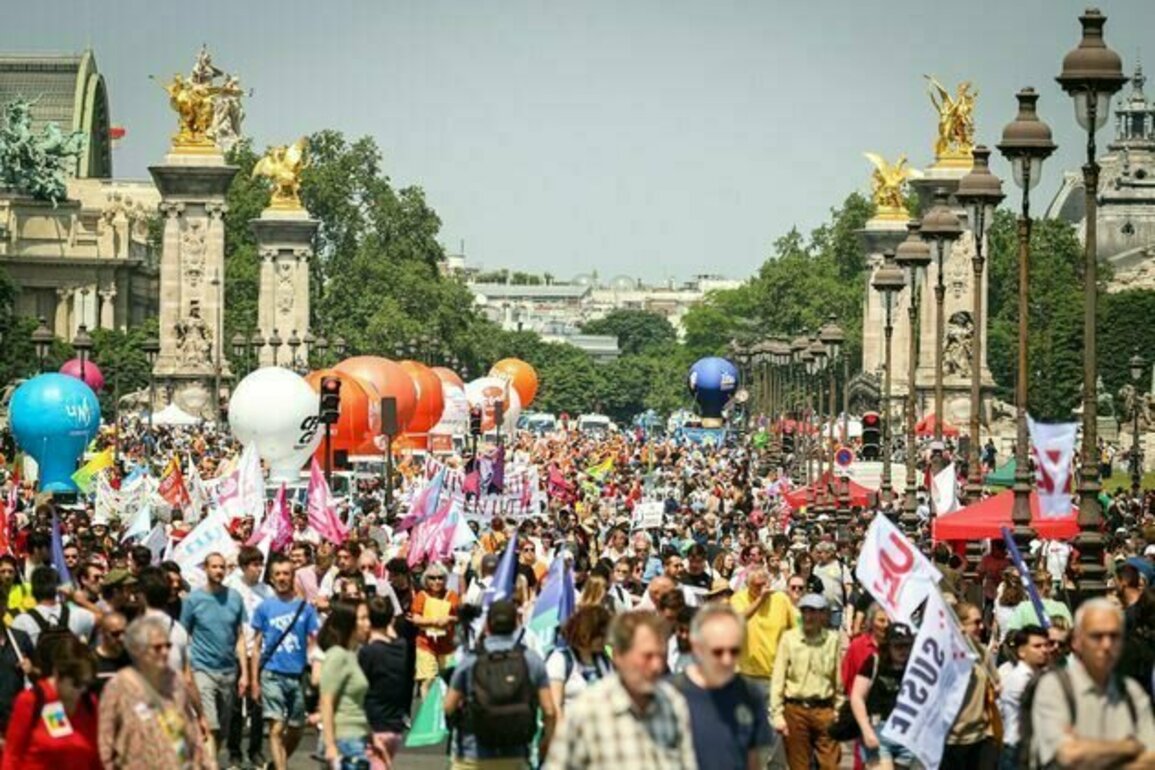 The history of strikes in union and political movements in France
