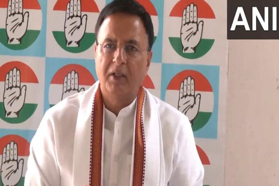 "Chori aur seenachori": Randeep Surjewala's jibe after ECI says "no law to publish separate list"