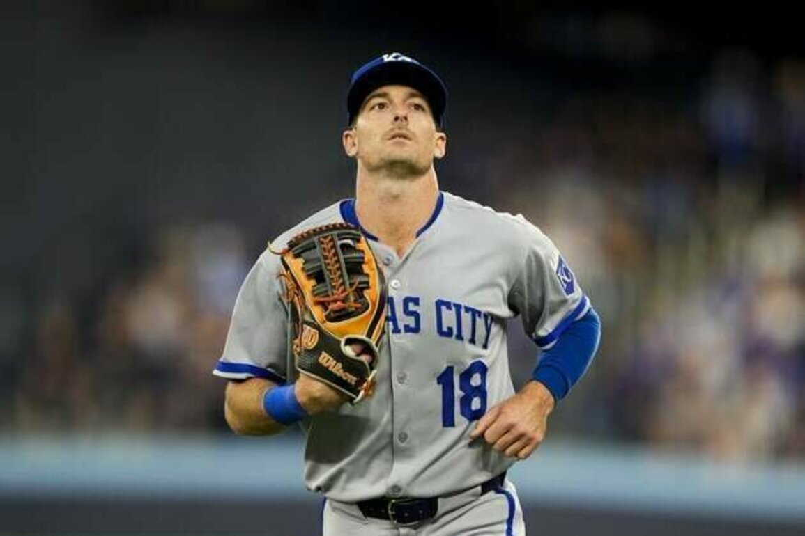 New faces fitting in with Royals, Blue Jays