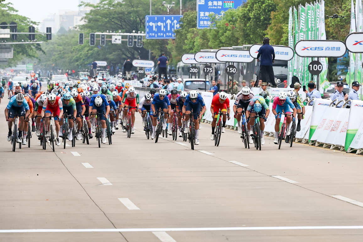 (SP)CHINA-HAINAN-QIONGHAI-CYCLING-TOUR OF HAINAN (CN)