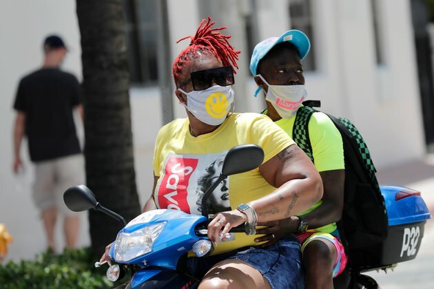US Surgeon General Urges Everyone to Wear Masks