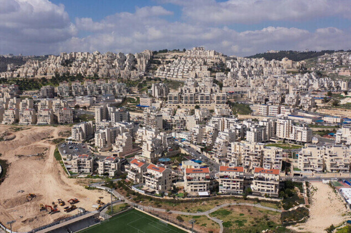 UK urges Israel to reverse West Bank move