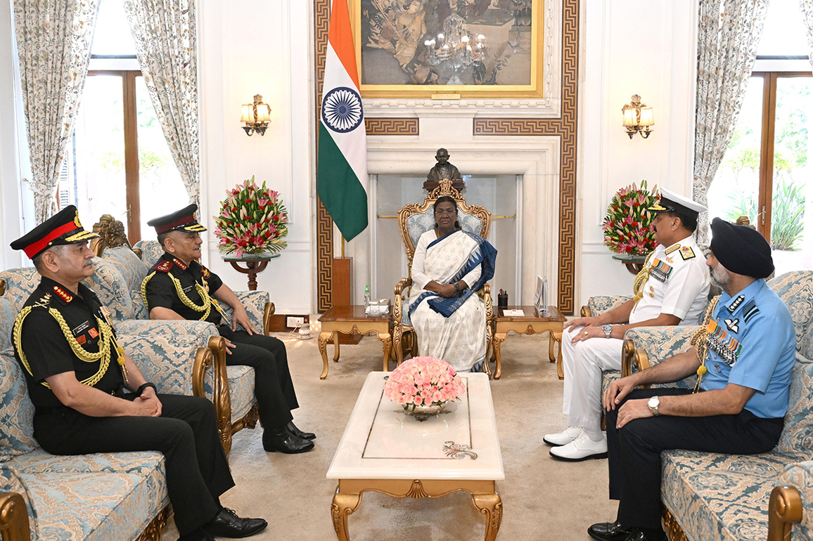 Chiefs of Indian Armed Forces meet President Droupadi Murmu at Rashtrapati Bhavan, brief about Operation Sindoor
