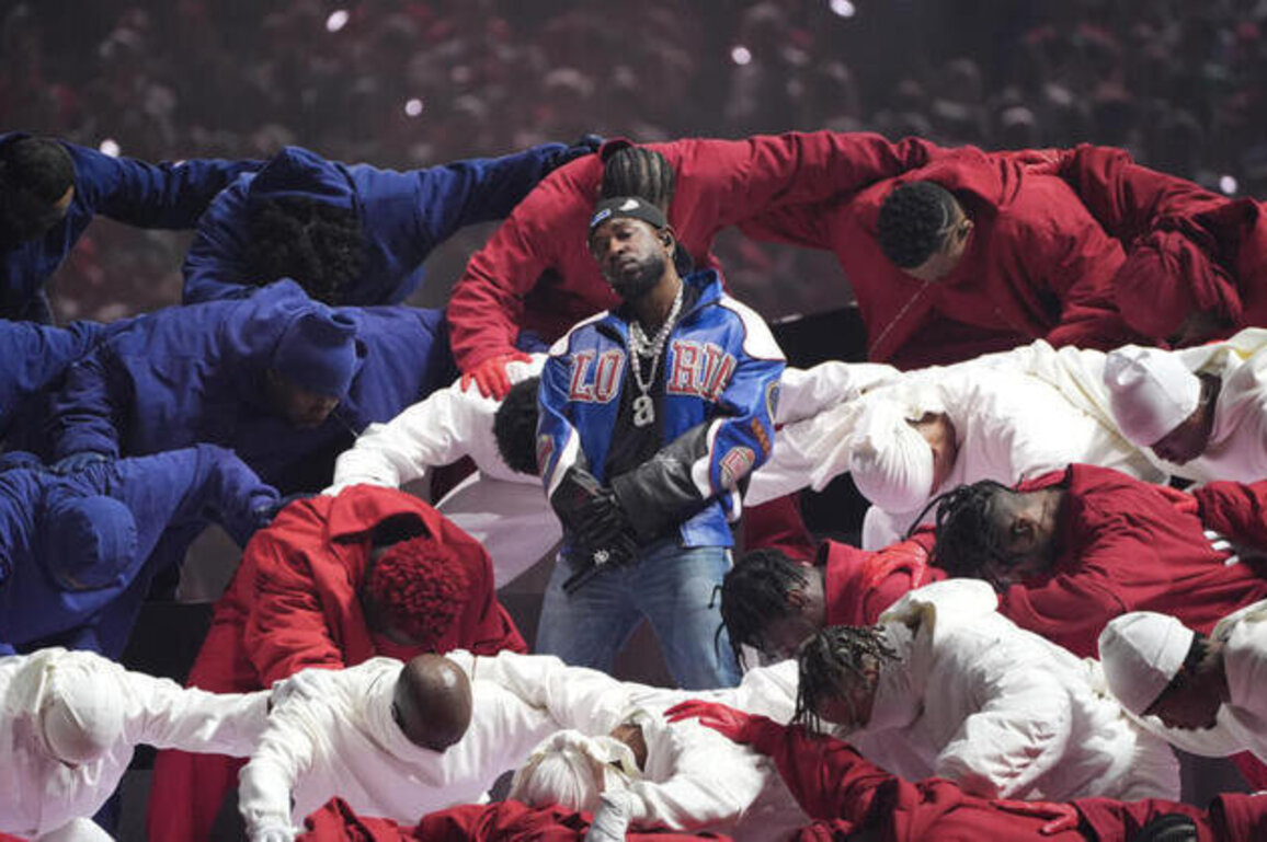 Kendrick Lamar leads Grammy noms with nine