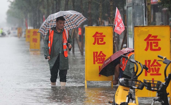 Floods hit China's top wheat region