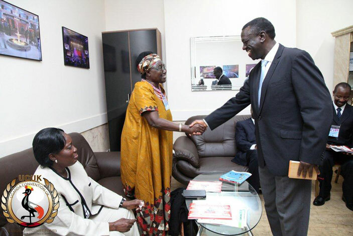  gwal meets esigye as adaga looks on at last years convention