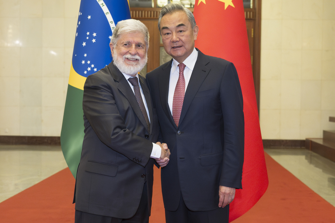 CHINA-BEIJING-WANG YI-CHIEF ADVISOR TO BRAZILIAN PRESIDENT-MEETING (CN)