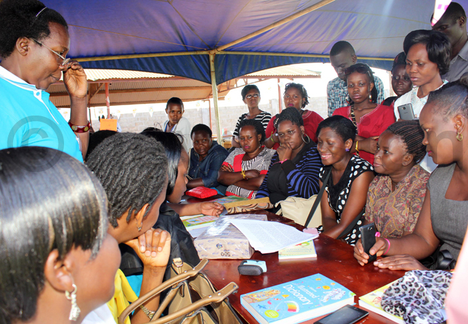 arents and teachers learning how to teach poetry to their children hoto by ony ujuta