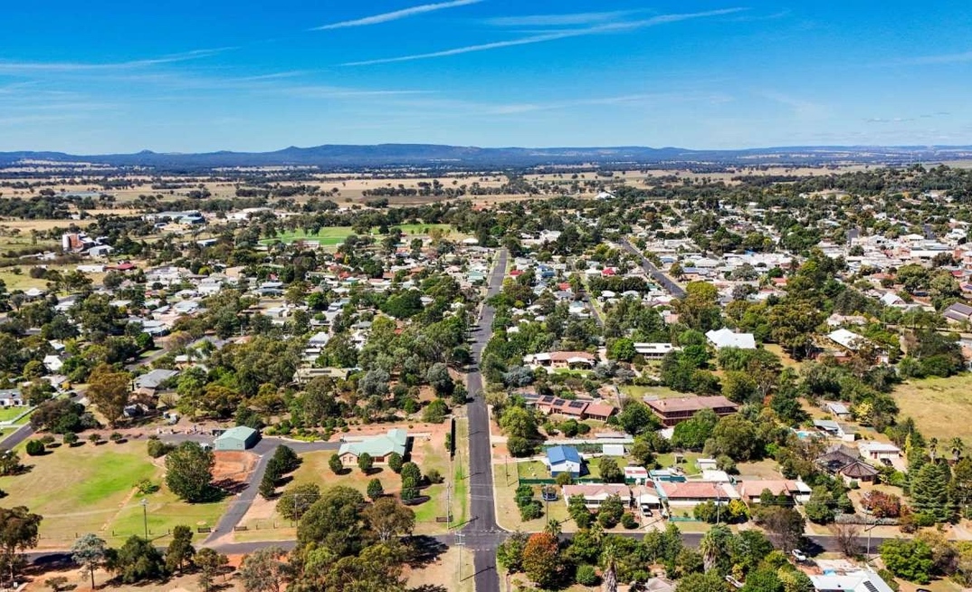 The 35-year PPP covers financing, design, construction, operation and maintenance of 240 km of 330 kV and 500 kV transmission lines in NSW.