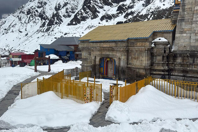 Uttarakhand: Officials inspect 'Chardham Yatra free registration centre' in Haridwar