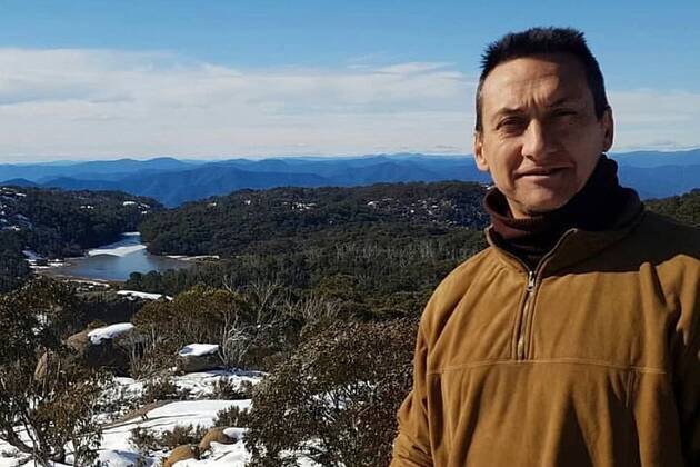 Two more arrested in fresh police raids as cops hunt Dezi Freeman's sovereign citizen sidekicks