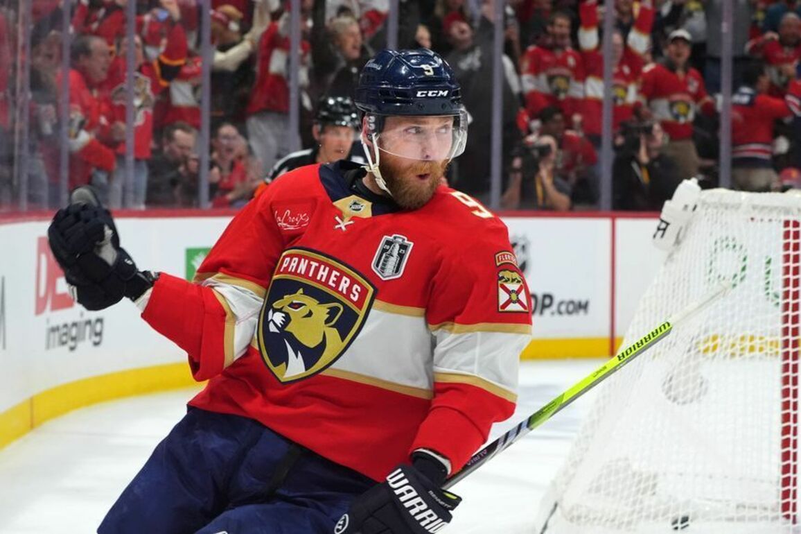 Panthers pounce on mistake-prone Oilers in 6-1 Game 3 rout - ESPN