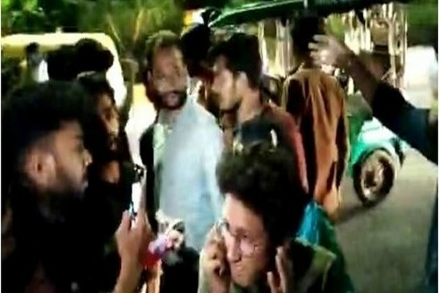 MP: Youngsters from different community thrash youth caught with girl of their community in Indore; case registered, 2 held