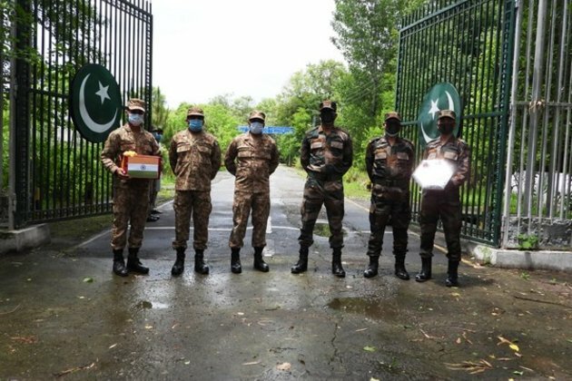 Armies of India, Pakistan exchange sweets at LoC on Eid