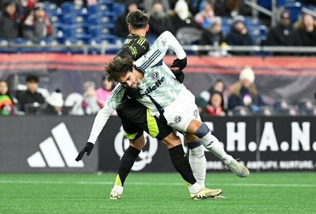 Jacen Russell-Rowe's goal lifts Crew past Revolution