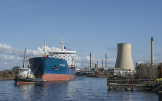 The ship leaves the leave the dock at Stanlow oil refinery | Credit: iStock
