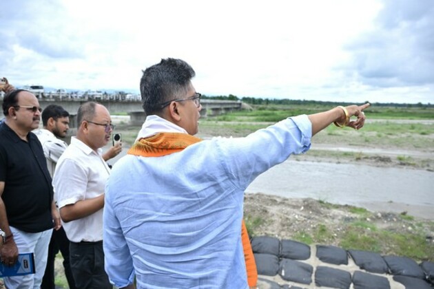 Assam: Minister Pijush Hazarika takes stock of embankment breach repair work in Udalguri