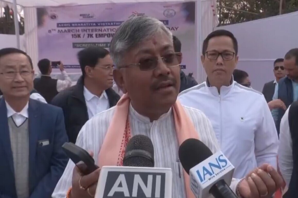Manipur Minister flags off ABVP empowerment run on International Women's Day