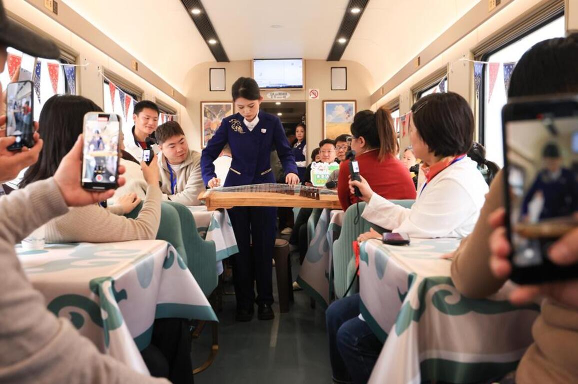 Culture | Ice-and-snow themed tourism train launched in NE China's Heilongjiang